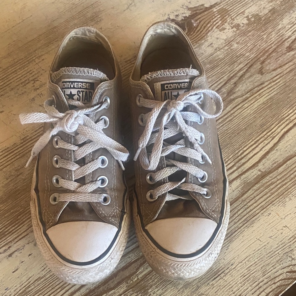 Beige Low Top Chuck Taylor Converse size 4.5 men’s/6.5 women’s